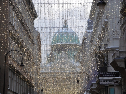 Wiener Einkaufsstraßen erstrahlen im weihnachtlichen Lichtermeer 