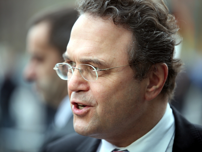 Ex-Innenminister Friedrich fürchtet Zerfall des sozialen Friedens