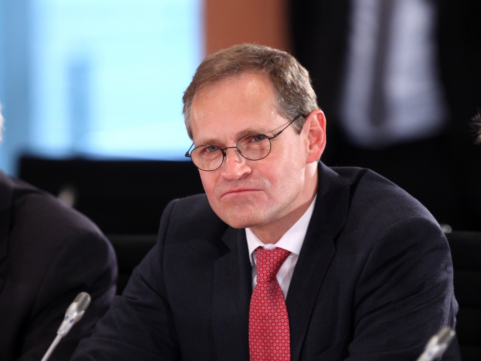 Ber­lins Re­gie­ren­der: Alt­mai­er zeigt schlechtes Management