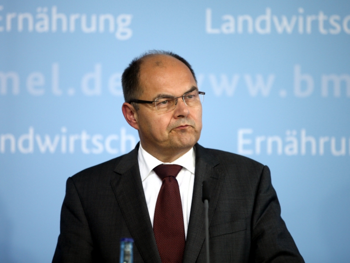 Schmidt will Küken-Schreddern weiter 2017 beenden
