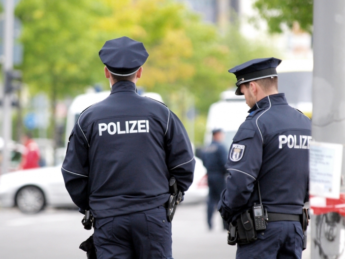 Tauber fordert besseren Schutz von Polizisten
