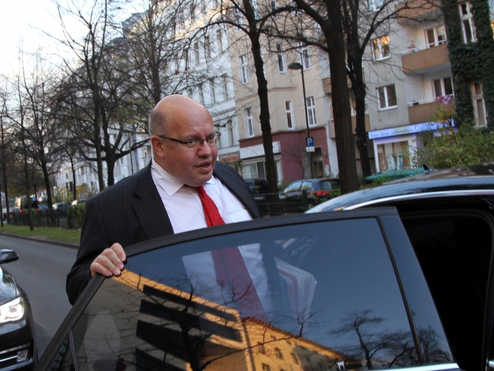 Altmaier jetzt auch für Eindämmung von Manager-Gehältern