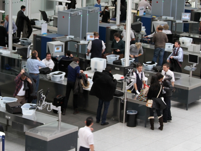 Datenschutzbeauftragte für Verschiebung von Beschluss zu Fluggastdatengesetz