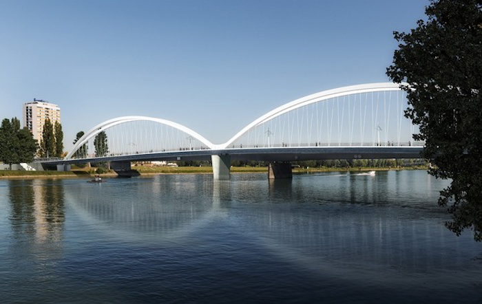 Kehl und Straßburg mit neuer Brücke verbunden