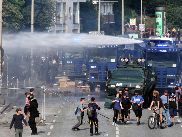 Krawalle in Hamburg: Zahl der verletzten Polizisten steigt auf 175