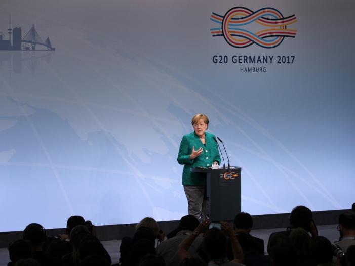 Merkel erntet für Ergebnisse des G20-Gipfels Lob und Kritik Merkel erntet für Ergebnisse des G20-Gipfels Lob und Kritik