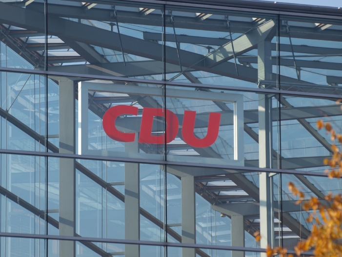 Sozialbericht des Bundes: CDU-Wirtschaftsrat warnt vor "Panikmache"
