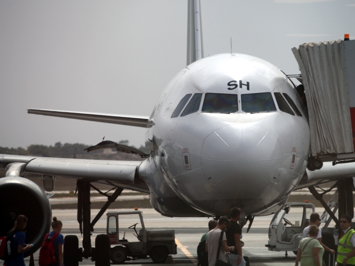 Wirtschaftsministerin will Abschaffung der Luftverkehrsteuer