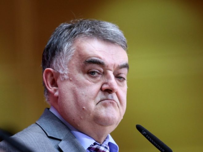 NRW-Innenminister verlangt von "Jamaika" Sicherheitspaket NRW-Innenminister verlangt von "Jamaika" Sicherheitspaket