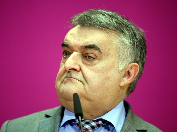 Polizeigewerkschaft wirft NRW-Innenminister Reul "Aktionismus" vor
