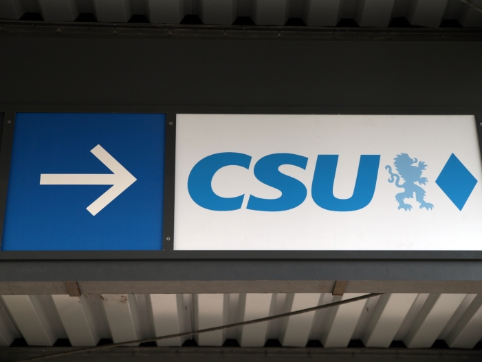 INSA: CSU legt in Bayern zu