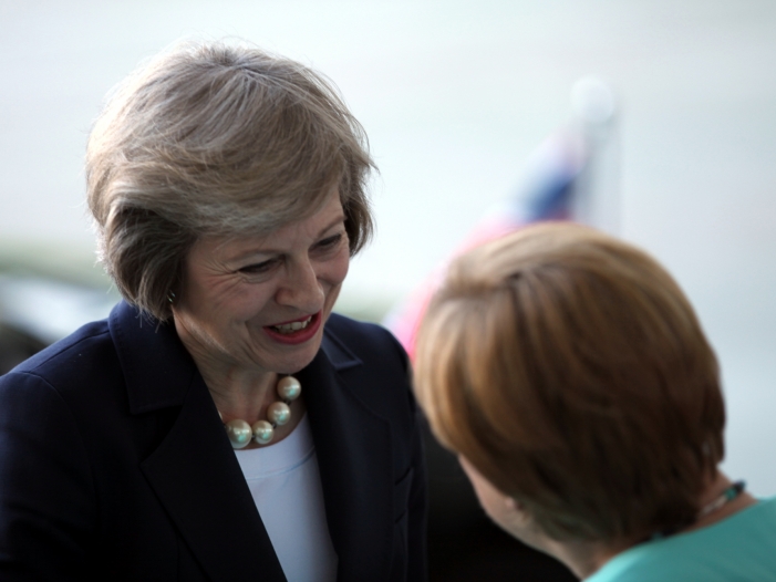 Merkel telefoniert nach USA-Reise mit May und Macron