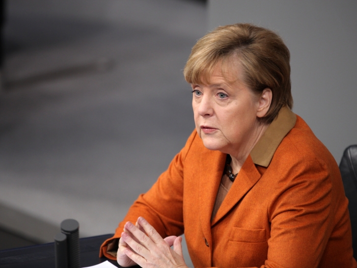 Merkel verspricht "Vollbeschäftigung" für 2025