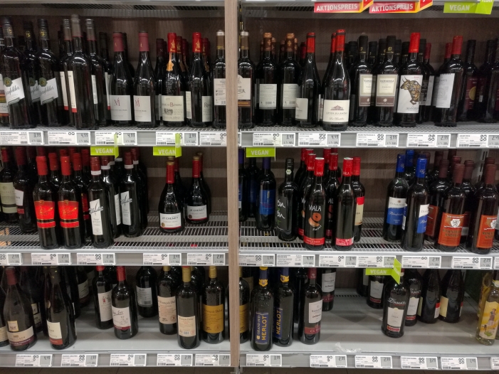 Klöckner lehnt Mindestpreis für Alkohol ab