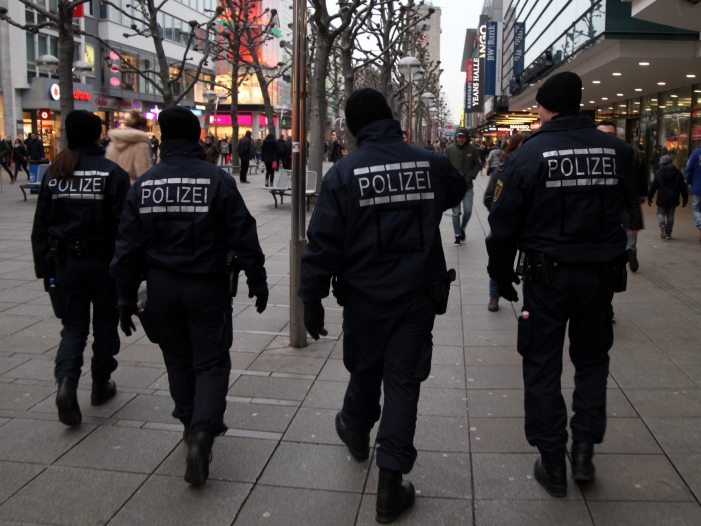 Studie: Europas Jugend sieht Terrorbekämpfung als sehr wichtig
