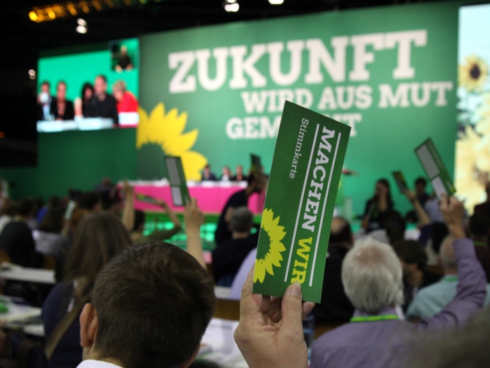 Grüne suchen bei Einwanderung Schulterschluss mit Industrie