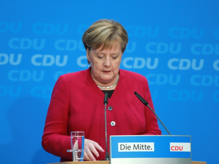 Umfrage zu Merkel-Rücktritt: Bevölkerung ist gespalten