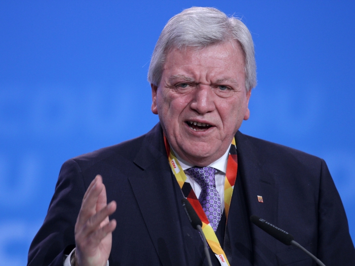 Bouffier attackiert SPD: "Beerdigung der sozialen Marktwirtschaft"