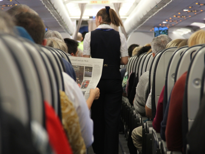 Umfrage: Flugbegleiter werden häufig sexuell belästigt Umfrage: Flugbegleiter werden häufig sexuell belästigt