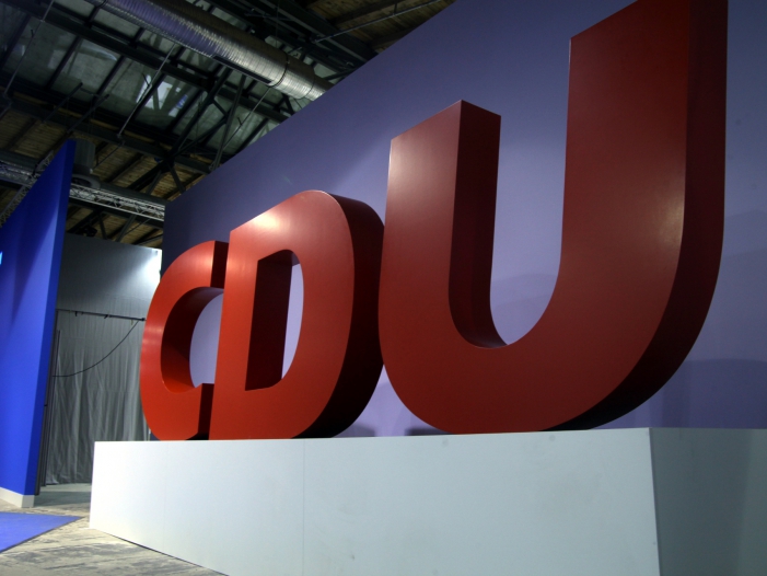 CDU will Einführung von CO2-Preis mit Steuerreform verbinden
