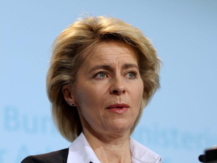 Zapfenstreich für von der Leyen am 15. August