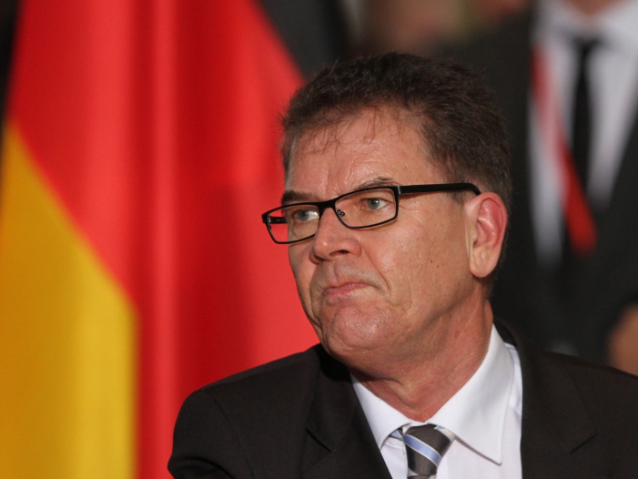 Entwicklungsminister will "Grünen Knopf" im September vorstellen Entwicklungsminister will "Grünen Knopf" im September vorstellen