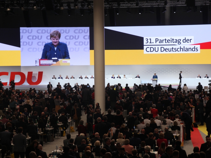 Frauen-Union verzichtet auf Abstimmung über Frauenquote