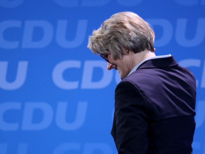 Karliczek lädt Tesla zu Beteiligung an Batterieforschung ein