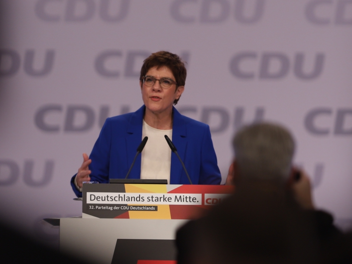 Kramp-Karrenbauer ruft CDU zu mehr Zusammenhalt auf