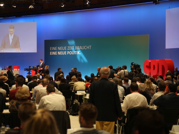 Kühnert: SPD-Parteitag soll über Hartz-IV-Sanktionen abstimmen Kühnert: SPD-Parteitag soll über Hartz-IV-Sanktionen abstimmen