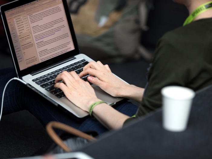 Gesetzesentwurf: 15.000 Euro für Solo-Selbständige und Kleinfirmen