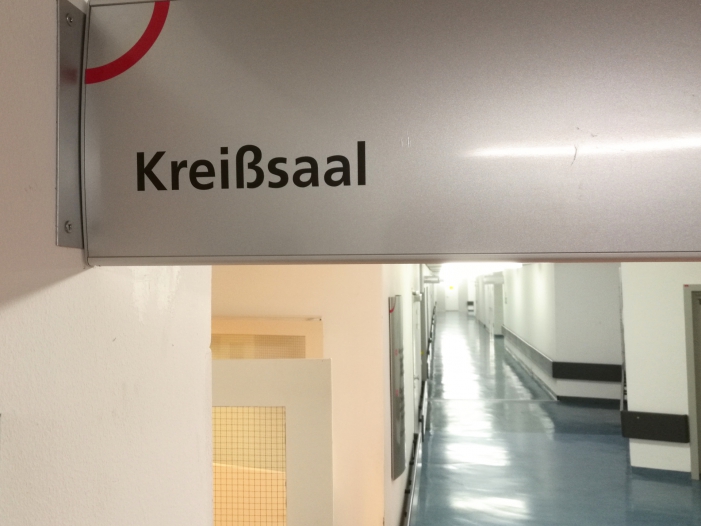 Hebammenverband warnt vor Corona-Folgen im Kreißsaal