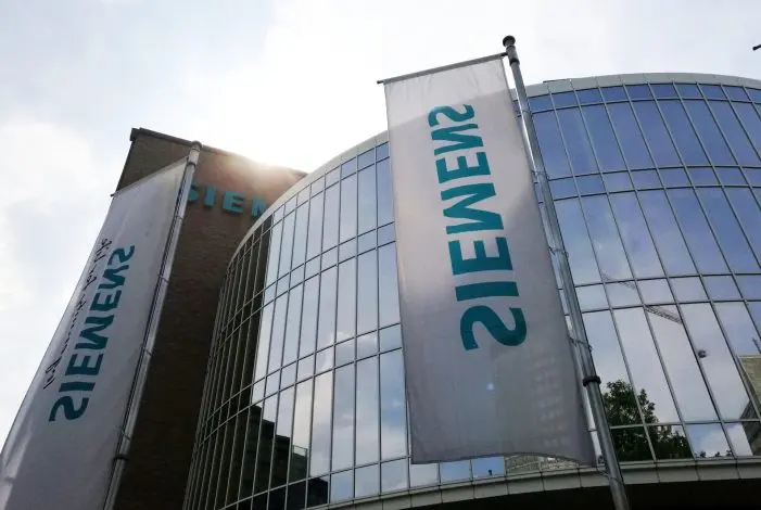 Kaeser will bis Februar 2021 Siemens-Chef bleiben 