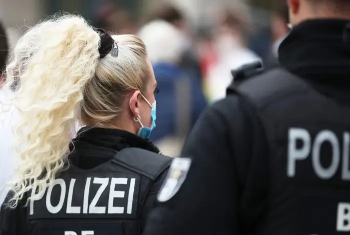 Polizei schließt Räumung von "Liebig34" ab 