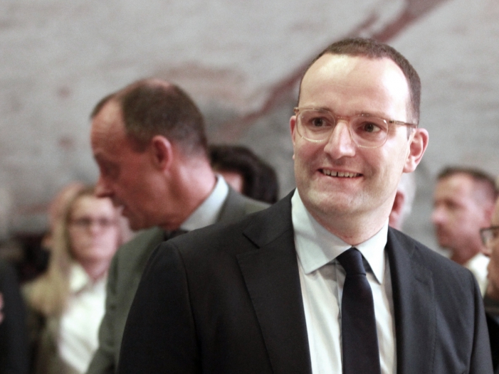 Merz geht in Corona-Politik auf Konfrontationskurs zu Spahn