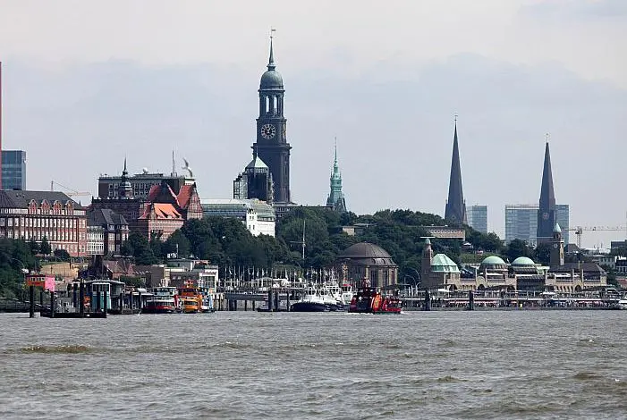 Hamburg beschließt Kontaktbeschränkungen für Geimpfte 