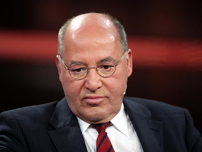 Gregor Gysi warnt NATO vor militärischem Eingriff in Ukraine
