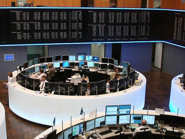 DAX startet kräftig im Plus - Firmenbilanzen im Blick