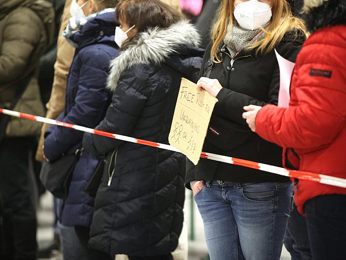 Städtetag und Landkreistag dringen auf Hilfe bei Flüchtlingen Städtetag und Landkreistag dringen auf Hilfe bei Flüchtlingen
