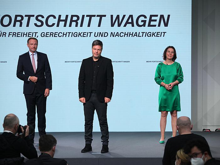 ZDF-Politbarometer: Grüne und AfD legen zu, FDP und Linke verlieren ZDF-Politbarometer: Grüne und AfD legen zu, FDP und Linke verlieren