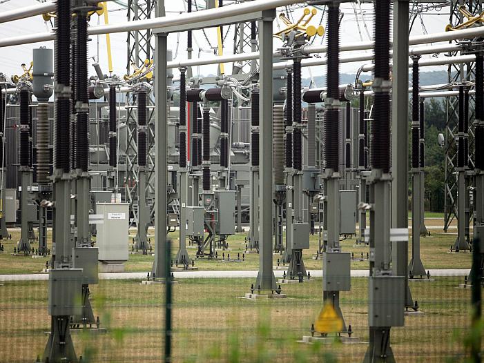 Habeck kündigt größeren Schutzschirm für Herbst und Winter an