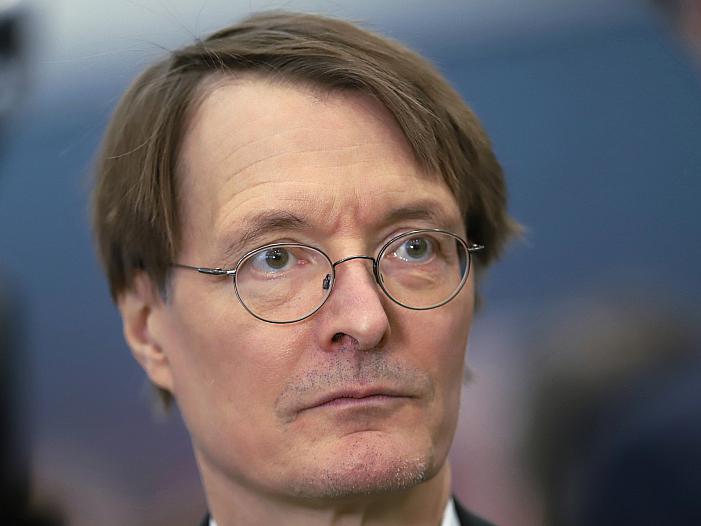 Lauterbach plant Aufklärungskampagne für digitale Patientenakte