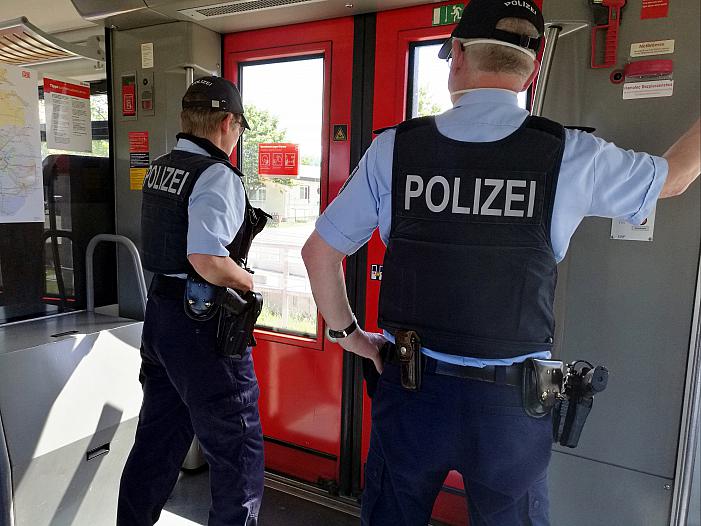 Polizisten erwarten mehr Kriminalität durch 49-Euro-Ticket