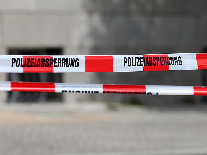 Schüsse auf Werksgelände von Mercedes-Benz - Ein Toter