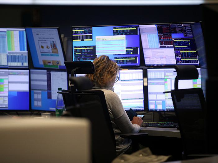 Dax zum Mittag tiefer im roten Bereich - EZB-Entscheidung erwartet