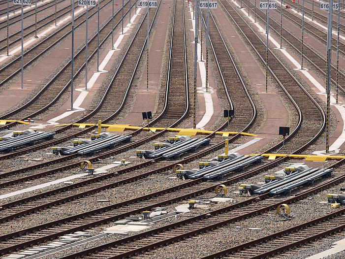 Deutsche Bahn übt Selbstkritik: Streckennetz zu schwach Deutsche Bahn übt Selbstkritik: Streckennetz zu schwach