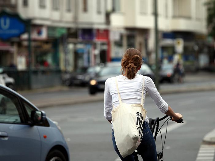 Weniger Verletzte bei Straßenverkehrsunfällen