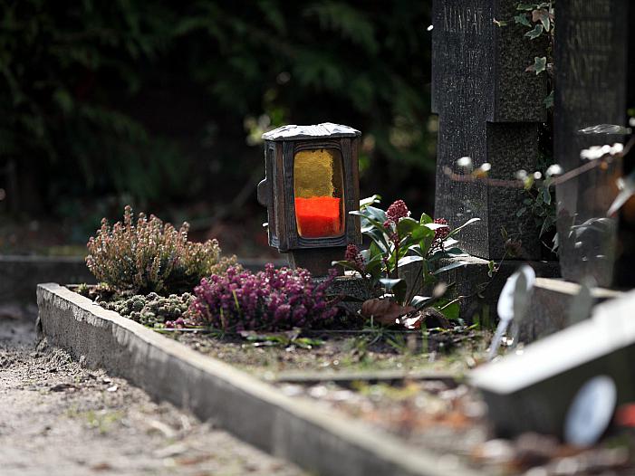 Sterbefallzahlen im Juni leicht überdurchschnittlich