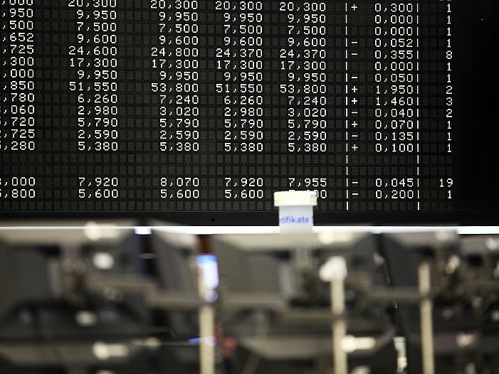 Dax arbeitet sich am Mittag ins Plus - Fresenius vorn