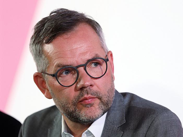 SPD-Außenpolitiker Roth fordert "klares Signal" an Baku